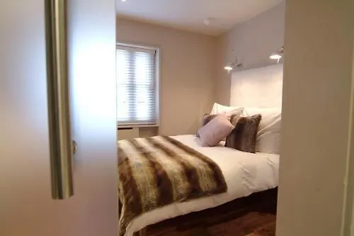 Square Townhouse Hotel Brighton 4*,